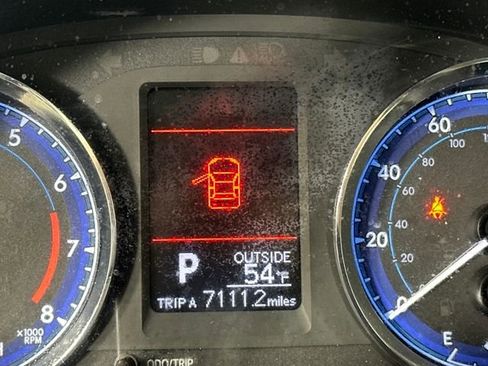 Used 2017 Toyota Corolla LE image 18