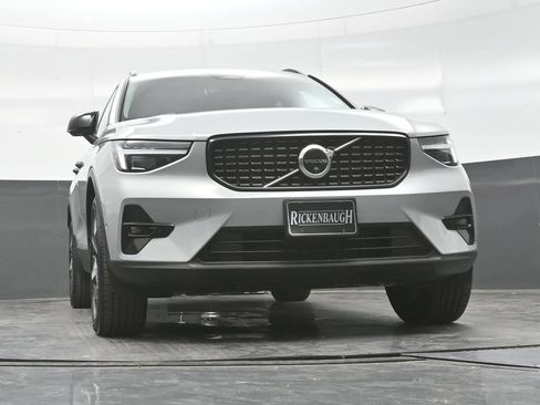 Used 2026 Volvo XC40 B5 Plus AWD/4WD image 22