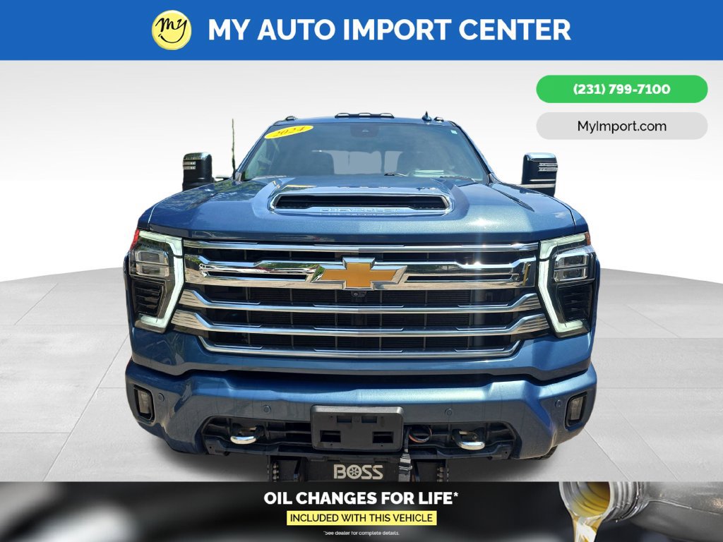 Used 2024 Chevrolet Silverado 3500 High Country w/ Technology Package AWD/4WD image 2