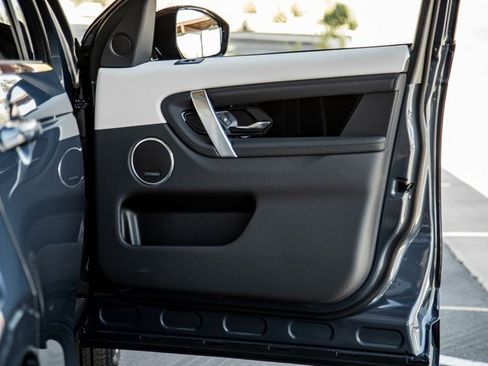 Used 2024 Land Rover Discovery Sport S image 25