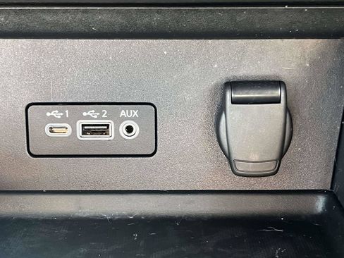 Used 2022 Nissan Sentra SR w/ Electronics Package FWD image 25