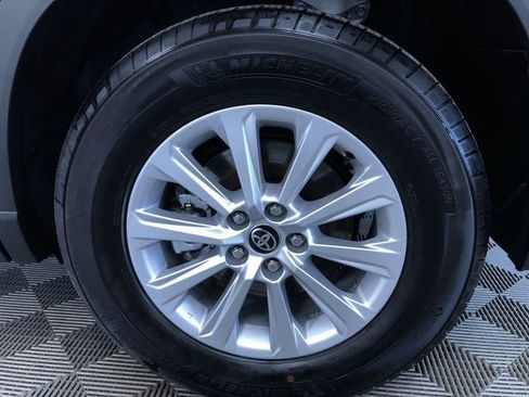 Certified 2025 Toyota Grand Highlander AWD image 16