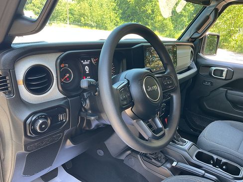 Used 2026 Jeep Wrangler Unlimited Sport AWD/4WD image 10