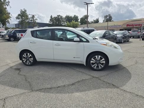 Used 2016 Nissan Leaf SL image 4