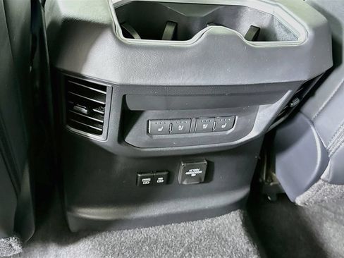 Used 2024 Toyota Tundra Platinum AWD/4WD image 29