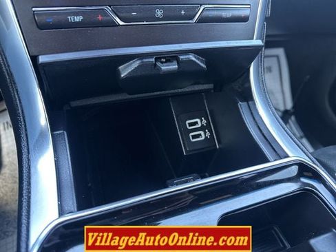 Used 2019 Ford Edge ST w/ Equipment Group 401A AWD/4WD image 27