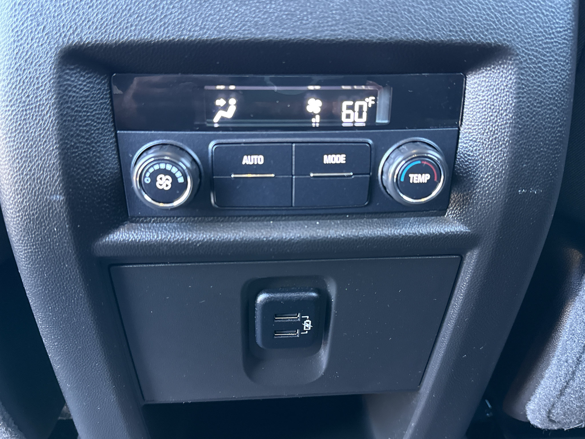 Used 2018 Chevrolet Traverse LT AWD/4WD image 32