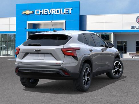 New 2026 Chevrolet Trax RS w/ Sunroof Package FWD image 4
