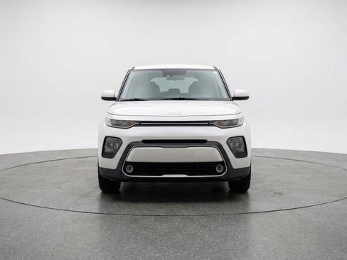 Used 2025 Kia Soul LX w/ LX Technology Package image 2