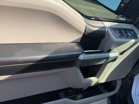 Used 2016 Ford F150 XLT AWD/4WD image 17