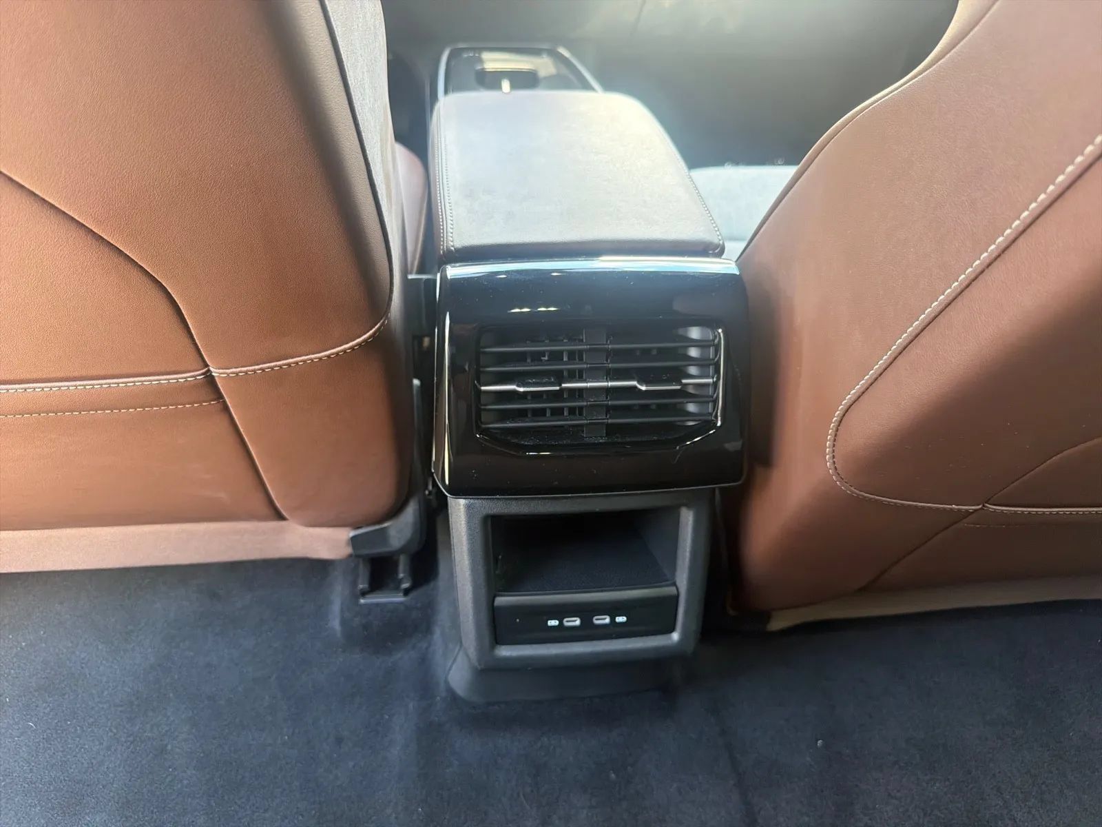 Used 2023 Volkswagen ID.4 Pro AWD/4WD image 14