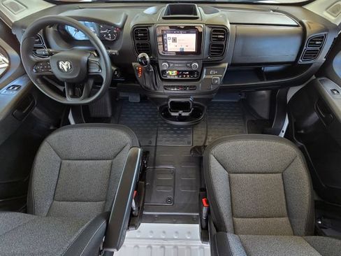 Used 2025 RAM ProMaster 2500 FWD image 9