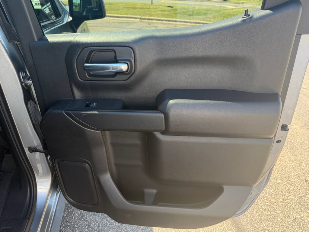 Used 2023 Chevrolet Silverado 1500 Custom AWD/4WD image 22