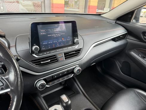 Used 2022 Nissan Altima 2.5 SR FWD image 31