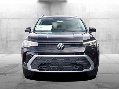 New 2025 Volkswagen Taos SE