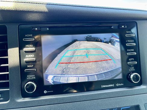 Used 2020 Toyota Sienna XLE FWD image 4