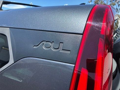 Used 2020 Kia Soul LX FWD image 7
