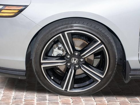 Used 2025 Honda Accord Sport image 38