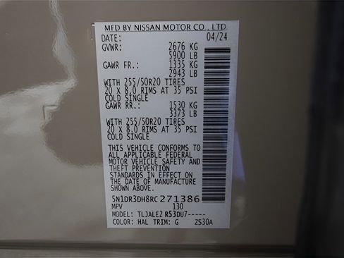 Used 2024 Nissan Pathfinder Platinum image 39