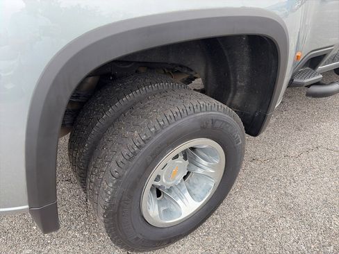 Used 2024 Chevrolet Silverado 3500 LT w/ Convenience Package image 9