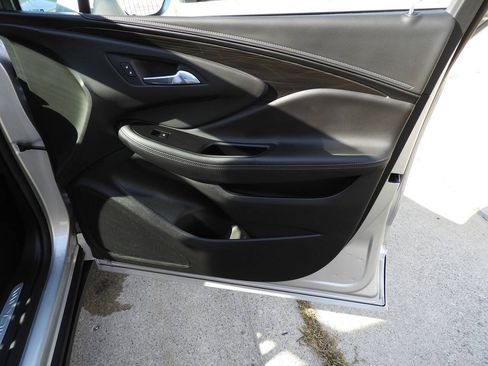 Used 2019 Buick Envision Essence FWD image 39