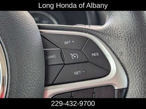 Used 2015 Jeep Renegade Sport w/ Power & Air Group FWD image 26