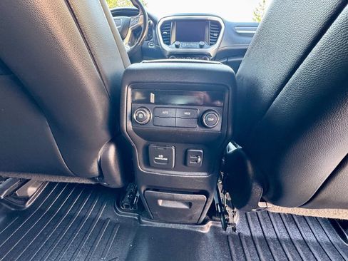 Used 2019 GMC Acadia SLT AWD/4WD image 24