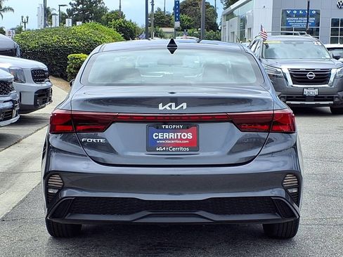 Certified 2023 Kia Forte LXS FWD image 4