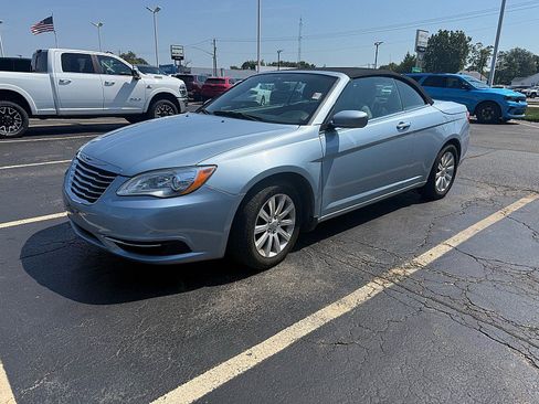 Used 2013 Chrysler 200 Touring FWD image 1