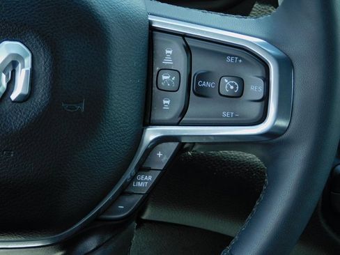 Used 2025 RAM 1500 Laramie image 16