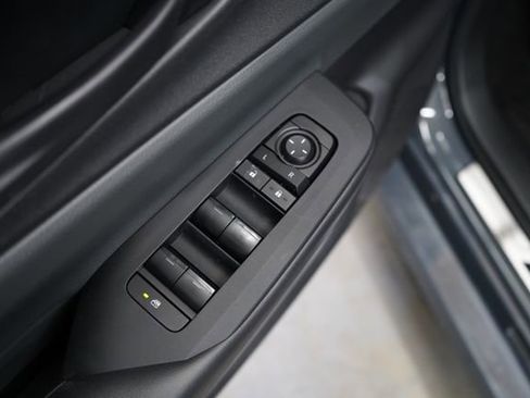 Used 2023 Toyota Prius LE AWD/4WD image 11