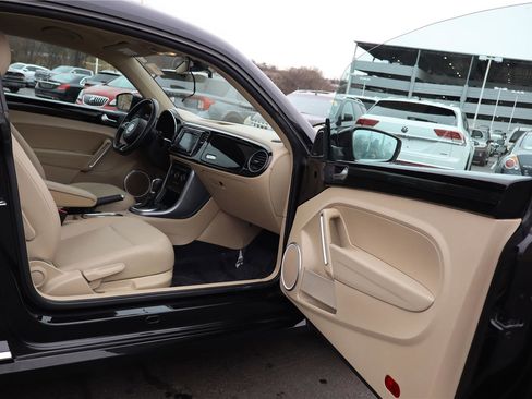 Used 2019 Volkswagen Beetle 2.0T SE w/ SE Premium Package image 27