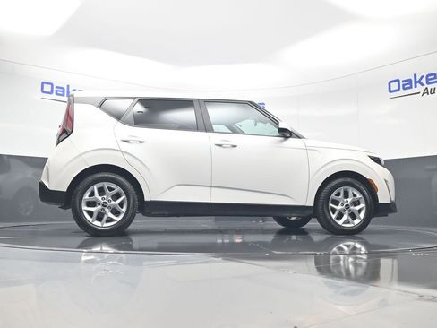 Used 2023 Kia Soul LX w/ LX Technology Package FWD image 42