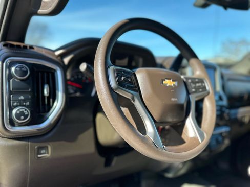 Used 2021 Chevrolet Silverado 1500 LT w/ Bed Protection Package RWD image 11