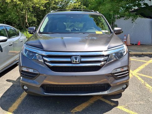 Used 2017 Honda Pilot Elite image 2