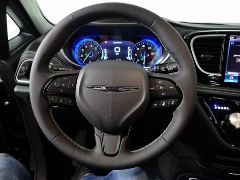 New 2026 Chrysler Pacifica Select w/ S Appearance Package image 25