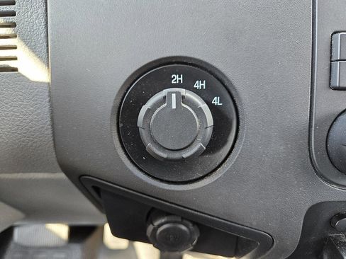 Used 2016 Ford F550 4x4 SuperCab Super Duty image 42