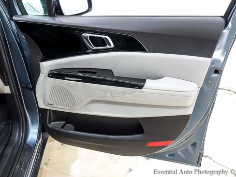 Used 2022 Kia Carnival SX Prestige image 33