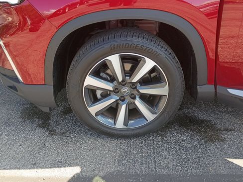 Used 2024 Honda Pilot Touring image 10