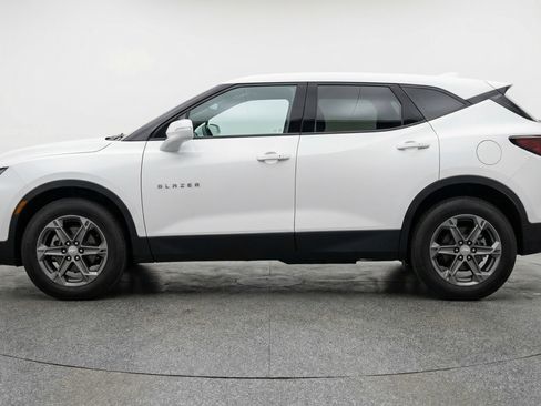 Used 2025 Chevrolet Blazer LT FWD image 5