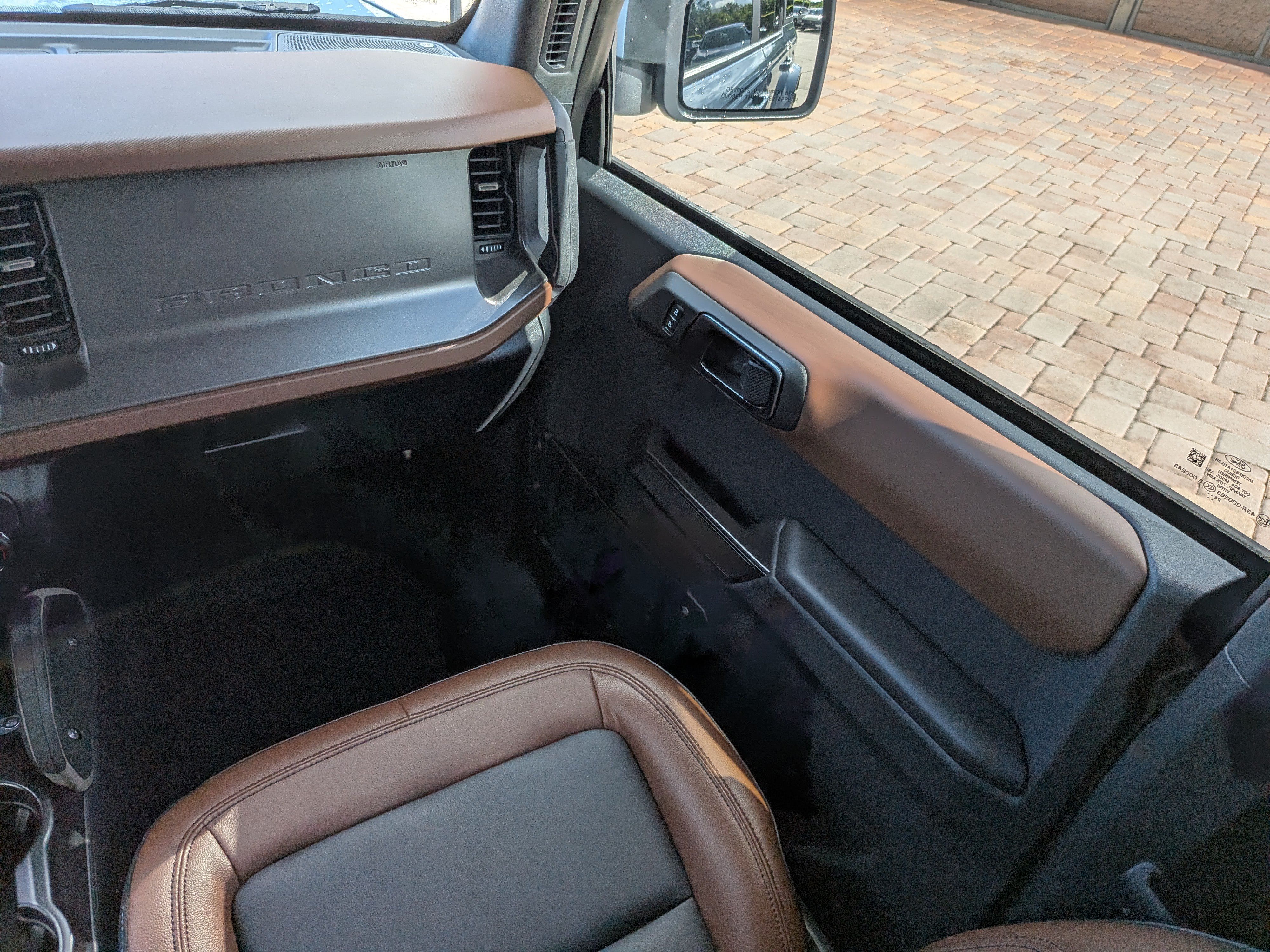 Used 2024 Ford Bronco Outer Banks AWD/4WD image 17