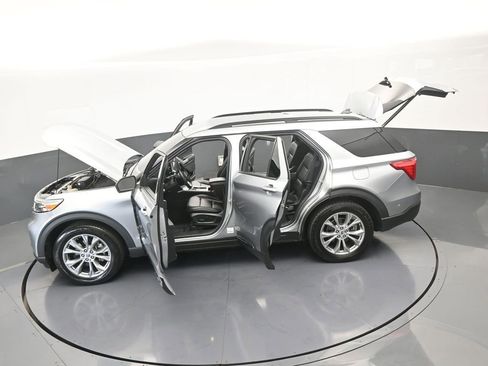 Used 2022 Ford Explorer XLT w/ Equipment Group 202A image 63