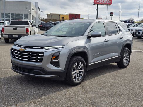 Used 2025 Chevrolet Equinox LT image 1
