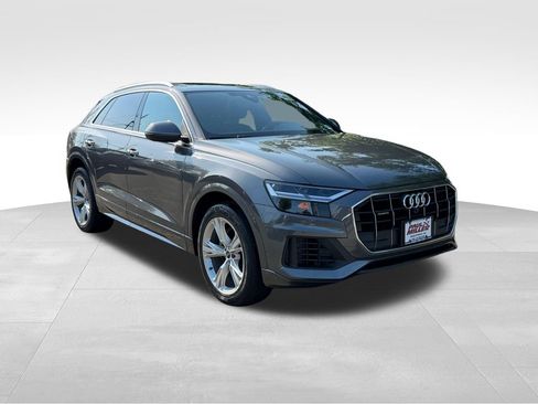 Used 2022 Audi Q8 Premium w/ Convenience Package AWD/4WD image 3