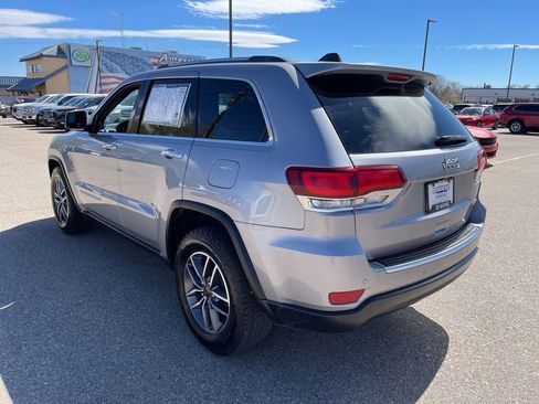 Used 2020 Jeep Grand Cherokee Limited image 3