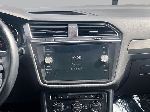 Used 2018 Volkswagen Tiguan SEL FWD image 7