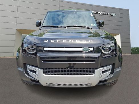 Used 2025 Land Rover Defender 110 S AWD/4WD image 8