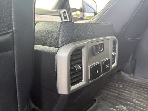 Used 2019 Ford F250 Lariat w/ Lariat Ultimate Package AWD/4WD image 17