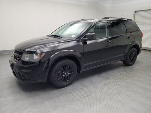 Used 2019 Dodge Journey SE w/ Connectivity Group image 2