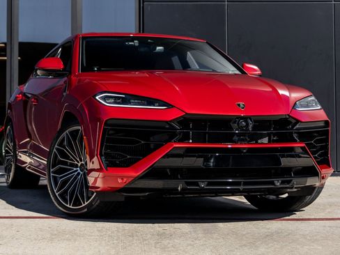 Used 2026 Lamborghini Urus SE image 2